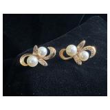 Classic Pr. of 14K Gold & Pearl Earrings
