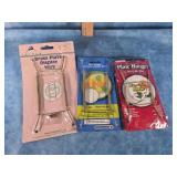 3 COUNT PLATE HANGERS