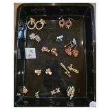 EARRINGS BOX LOT