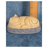 AVON LUCITE SLEEPING CAT IN BASKET LINT BRUSH