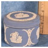 SMALL WEDGWOOD BLUE JASPERWARE TRINKET BOX W LID