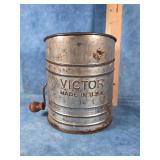 VTG. VICTOR BRAND FLOUR SIFTER