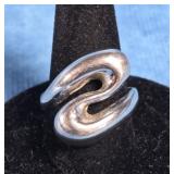 STERLING SILVER WAVE RING 5 GRAMS SIZE 6.5