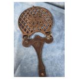 VTG. SOUTH BEND MALLEABLE CAST IRON DROP TRIVET