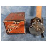 SHAKESPEARE TRIUMPH 1958 FISHING REEL