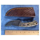 HAND-FORGED DAMASCUS STEEL HUNTING KNIFE