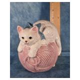 VTG. KITTEN ON BALL OF YARN PLANTER