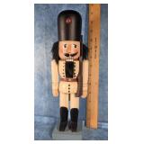 12" TRADITIONAL WOODEN NUTCRACKER