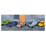 FIVE VINTAGE SMALL SCALE  TOOTSIE TOY CARS