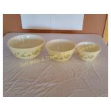 Vintage Pyrex Shenandoah Nesting Bowls