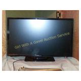 Element TV 24" TV  2014 W/Remote