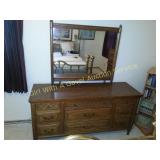 9 Drawer Dresser w/Mirror