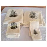 Fern Leaf Pattern Towel Set