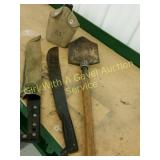 Military Canteen, Machete