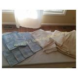 Linen Table Cloths & Napkins