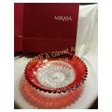 Mikasa Diamond Brilliance Ruby 15" Centerpiece