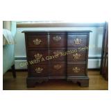 Pennsylvania House 3 Drawer Bachelor Chest