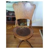 Antique Oak Swivel Chair w/leather Seat