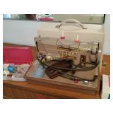 Vintage Singer Sewing Machine w/case & attach