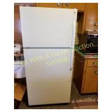 GE REFRIGERATOR/FREEZER