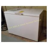 WOODS CHEST FREEZER