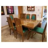 VINTAGE (PENNSYLVANIA HOUSE?) DINING SET