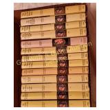 COLLECTIBLE NANCY DREW MYSTERY BOOK SET
