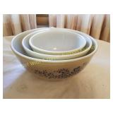 VINTAGE HOMESTEAD PYREX NESTING BOWL SET