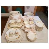 72 PIECE HALLS JEWEL TEA AUTUM LEAF DISH SET