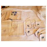 VINTAGE TABLE LINEN CLOTHS & LINEN NAPKINS
