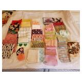 VARIETY OF KITCHEN RAGS & POT HOLDERS