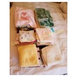 VARIETY OF WASHCLOTHS & HAND TOWELS