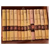 COLLECTIBLE NANCY DREW MYSTERY BOOK SET