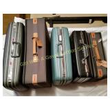 5 VARIOUS LUGGAGE BAGS