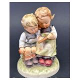 Hummel Figurine 'The Smart Little Sister', 4.5' Tall