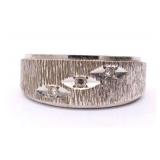 14k White Gold Ring, with 3 Diamond Chips, Size 7, 3.6dwt.