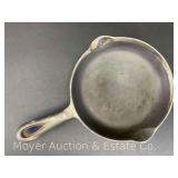 Griswold No. 3 Cast Iron Skillet, 7"w