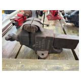 Reed Manufacturing 4.5' Bench Vise, Marked 104 1/2