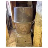 No. 119 Buckeye Cast Iron Pot Belly Stove