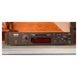 Tascam MiniDisc Recorder and Player, MD-350