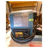 Grizzley Wood Lathe & Stand & Cutting Tools