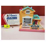 VIntage 1994 Polly Pocket Hotel
