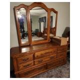 Broyhill Dresser w/ Mirror