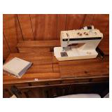 Singer Futura II Sewing Machine & Cabinet