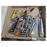 1/4" Drive Ratchet & Assorted Sockets