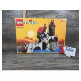 Lego Systems Wolfpack Tower Set