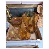 Vintage Amber Glass Daisy & Button Pattern