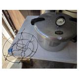 Presto Pressure & Canner & Guardianware w/Lid