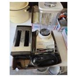 Kitchen Appliance Lot, Blender, Mixer, Toaster