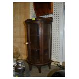 Vintage Tabletop Curved Glass Display Curio